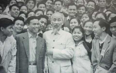 Tư tưởng của Chủ tịch Hồ Chí Minh về đánh giá và sử dụng cán bộ